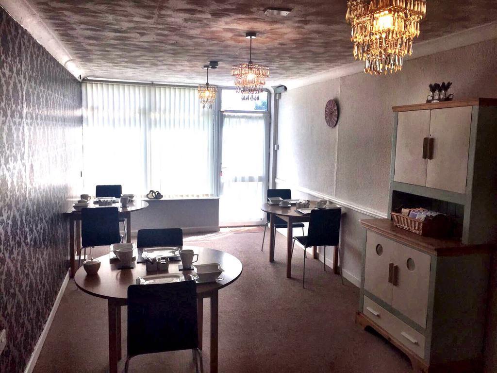 At Your Service B&B Yeovil Exterior foto