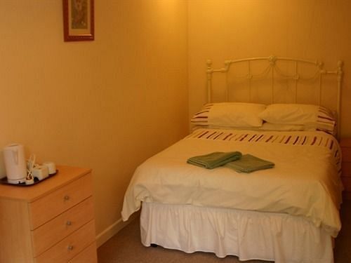 At Your Service B&B Yeovil Exterior foto